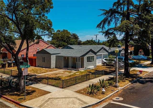 Photo 2 of Multi family home for sale at 821 S Orange, Santa Ana, CA 92701 | MLS# PW26130921 | Listing updated on 2026-08-31