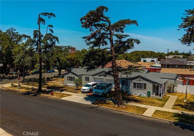 Photo 3 of Multi family home for sale at 821 S Orange, Santa Ana, CA 92701 | MLS# PW26130921 | Listing updated on 2026-08-31