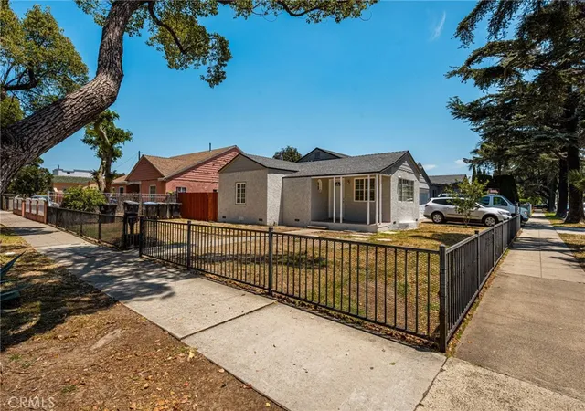Photo 3 of House for sale at 821 S Orange, Santa Ana, CA 92701 | MLS# PW26130921 | Listing updated on 2026-08-31