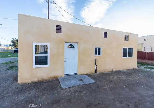 4th image of 107 Walnut, Needles, CA 92363 | MLS# JT26130931
