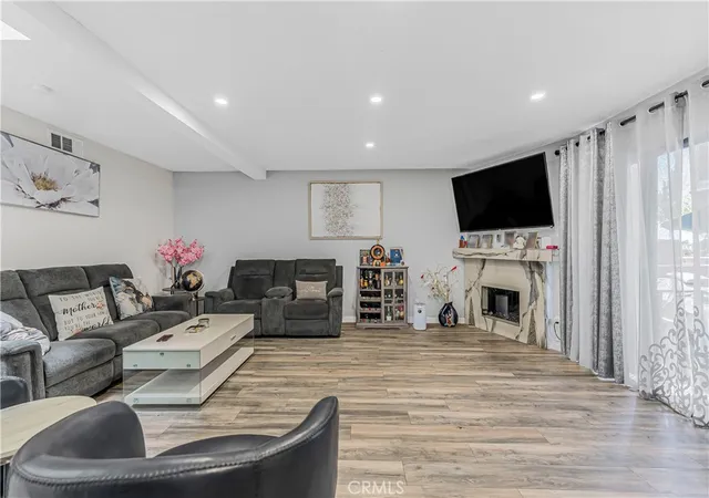 Photo 3 of Townhouse for sale at 10009 Topanga Cyn Blvd #5, Chatsworth, CA 91311 | MLS# SR26126721 | Listing updated on 2026-09-28