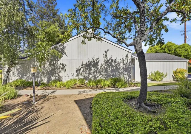 38th image of 22674 Silver Oak Ct, Cupertino, CA 95014 | MLS# ML82051170