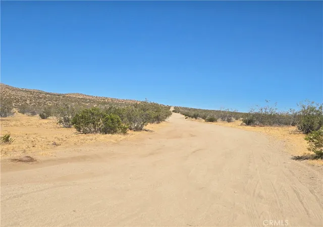 4th image of 0 Falchion Rd 0472-331-03, Apple Valley, CA 92307 | MLS# HD26130980