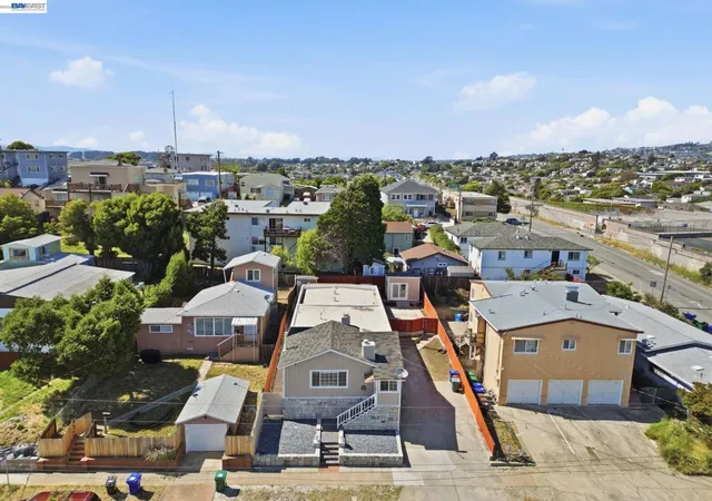 Homes for sale in Richmond, CA | 5237 Fresno Ave, Richmond, CA 94804 | MLS# 41138473