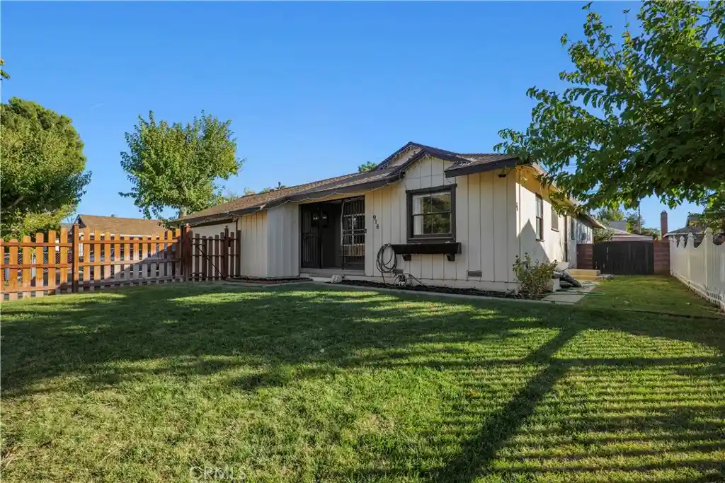 Photo 1 of Single family home for sale at 916 W Ave J8, Lancaster, CA 93534 | MLS# SR26131059 | Listing updated on 2026-08-21