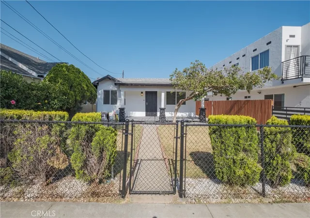 Photo 2 of Sale Pending at 1008 S Herbert Ave, Los Angeles, CA 90023 | MLS# DW26130595 | Listing updated on 2026-10-06