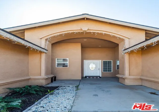 Homes for sale in California City, CA | 9516 Mendiburu Rd, California City, CA 93505 | MLS# 26848307