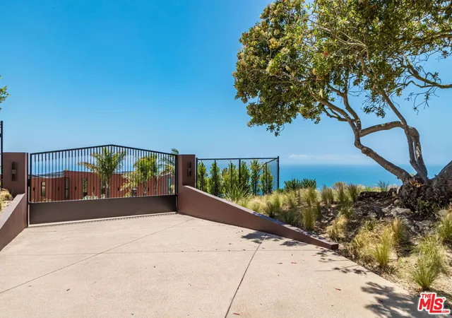Homes for sale in Malibu, CA | 4346 Avenida De La Encinal, Malibu, CA 90265 | MLS# 26846205
