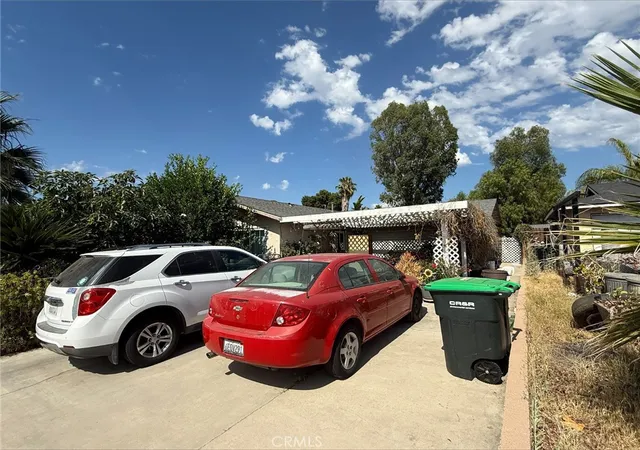 Photo 3 of Single family home for sale at 940 Marlyce, Hemet, CA 92543 | MLS# SW26131182 | Listing updated on 2026-07-13