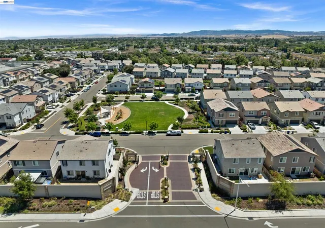 31st image of 281 Agata Way, Oakley, CA 94561 | MLS# 41138509