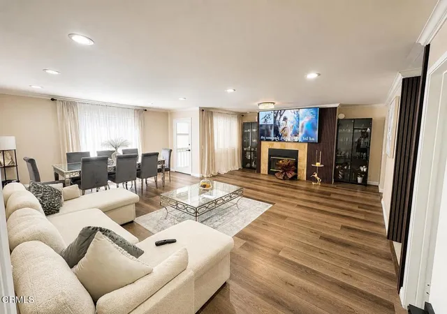 image of 330 Burchett St #206, Glendale, CA 91203 | MLS# P1-27638