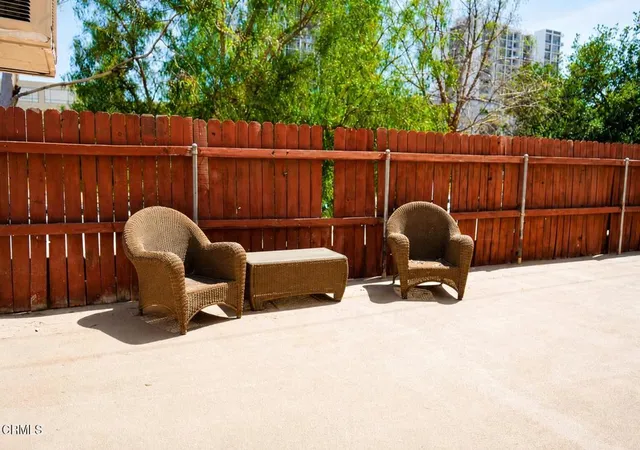 image of 330 Burchett St, Glendale, CA 91203