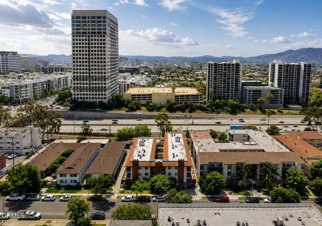 image of 330 Burchett St, Glendale, CA 91203