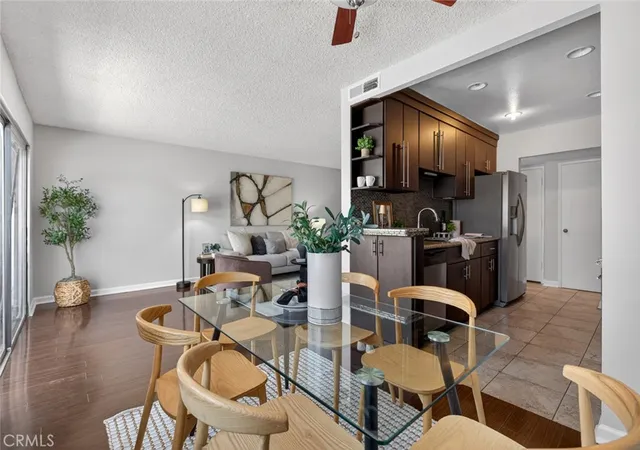 1st image of 5412 Lindley Ave #322, Encino, CA 91316 | MLS# GD26130091
