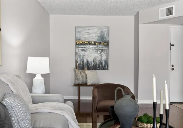 4th image of 5412 Lindley Ave #322, Encino, CA 91316 | MLS# GD26130091