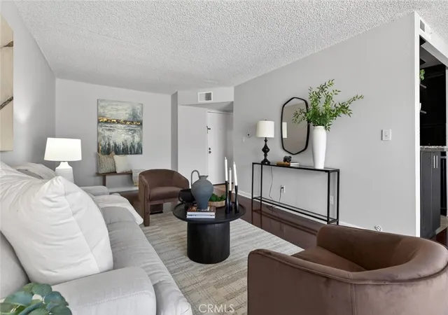 5th image of 5412 Lindley Ave #322, Encino, CA 91316 | MLS# GD26130091