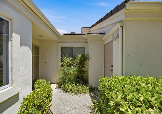 3rd image of 29402 Circle R Greens Dr, Escondido, CA 92026 | MLS# 260014602SD