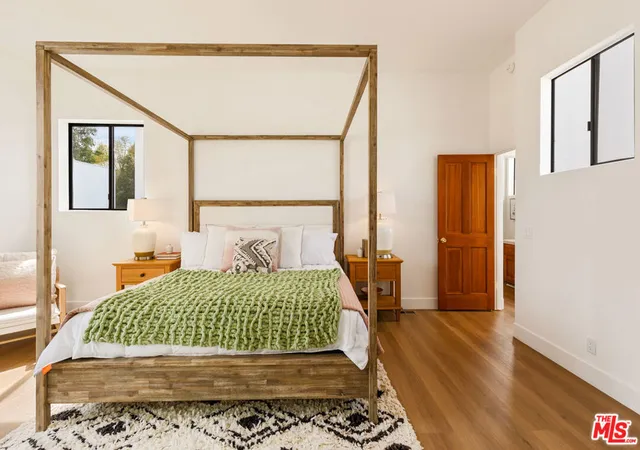 Listing Photo 4 - Condo for sale in building located at 29221 Heathercliff Rd, Malibu, CA 90265 - Unit #13