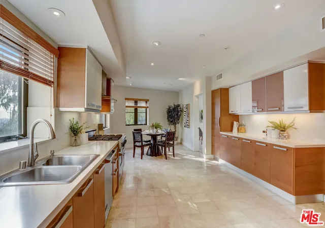 3rd image of 8788 Shoreham Dr #23, West Hollywood, CA 90069 | MLS# 26848439