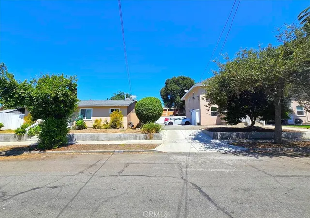 Photo 5 of House for sale at 481 Lincoln Ave, Pasadena, CA 91103 | MLS# TR26131676 | Listing updated on 2026-06-16