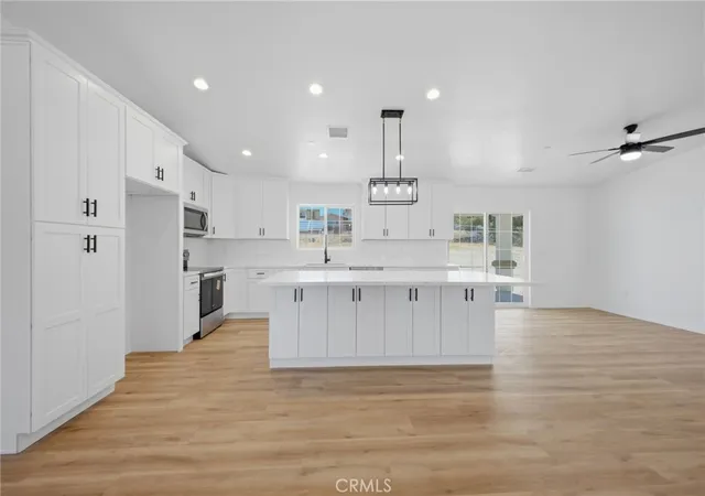 5th image of 14685 Apple Valley Rd, Apple Valley, CA 92307 | MLS# PW26131631
