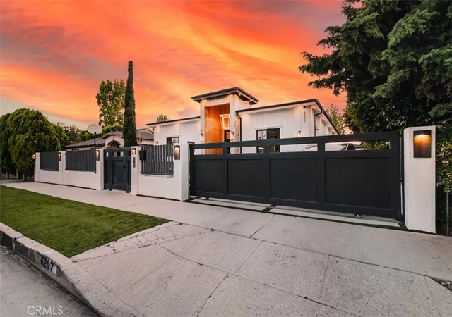 3rd image of 6207 Babcock, North Hollywood, CA 91606 | MLS# SR26131721