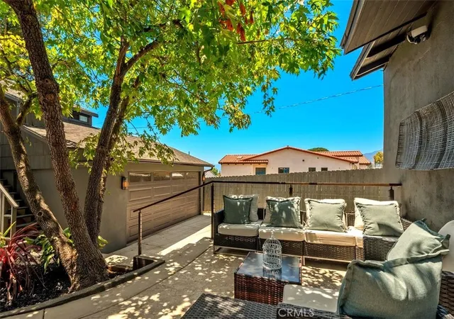 Photo 4 of Single family home for sale at 32 W Las Flores Dr, Altadena, CA 91001 | MLS# IV26131765 | Listing updated on 2026-10-11