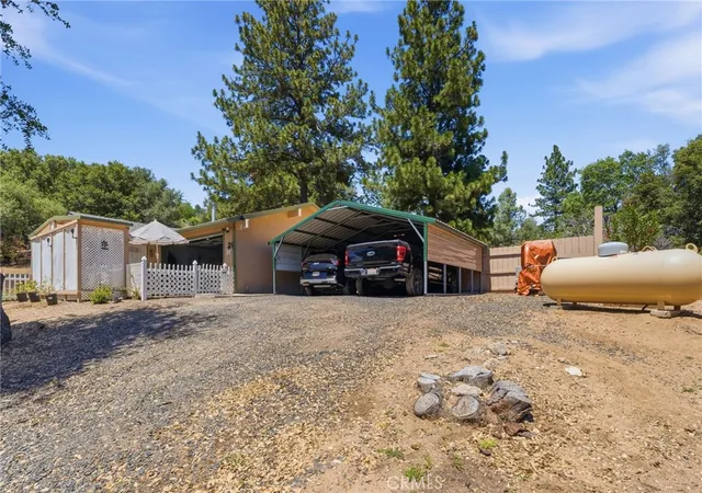 5th image of 5811 Illilouette Falls, Mariposa, CA 95338 | MLS# FR26127617