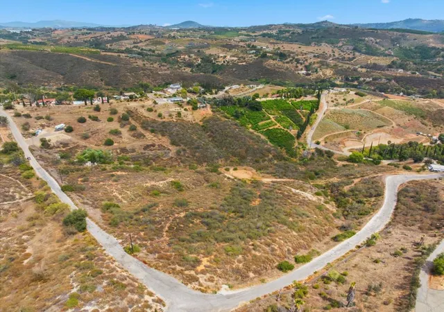 2nd image of 127 210 76/77 Rocking Horse, Escondido, CA 92026 | MLS# NDP2605808
