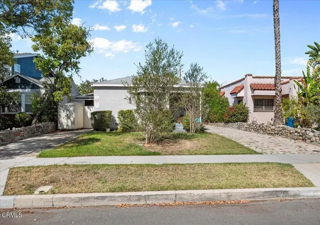 2nd image of 815 N Kenwood St, Burbank, CA 91505 | MLS# P1-27646