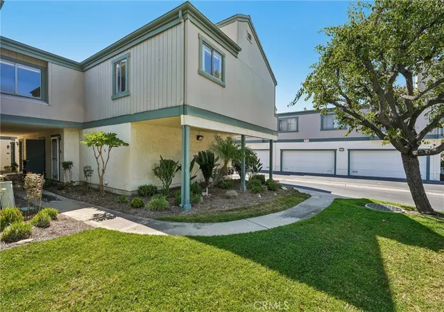 Photo 2 of Condo for sale at 1100 Cleghorn #e, Diamond Bar, CA 91765 | MLS# DW26130148 | Listing updated on 2026-09-30