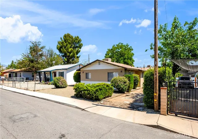 Homes for sale in San Jacinto, CA | 346 E 6Th, San Jacinto, CA 92583 | MLS# SW26131843