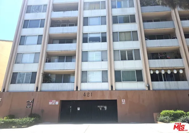 2nd image of 421 S La Fayette Park Pl #712, Los Angeles, CA 90057 | MLS# 26848653