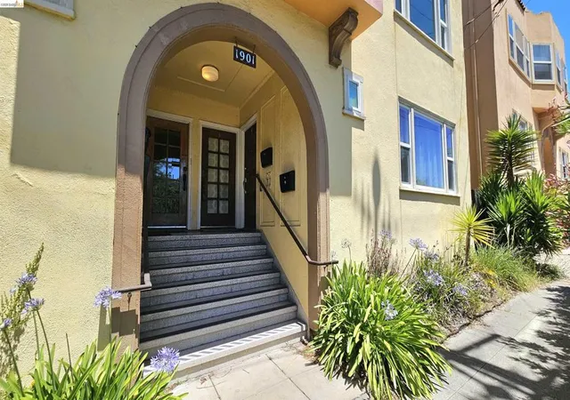 Condo for sale at 1901 Parker St #3, Berkeley, CA 94704 | MLS# 41138572