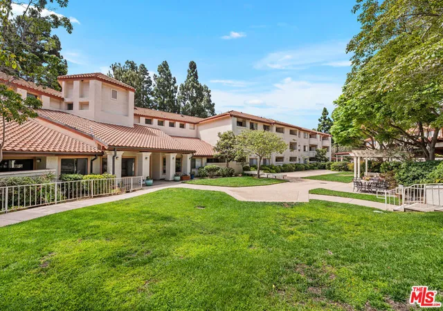2nd image of 501 Palisades Dr #207, Pacific Palisades, CA 90272 | MLS# 26847543