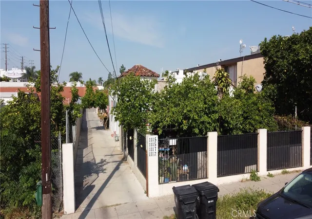 Photo 6 of Sale Pending at 1115 N Madison, Los Angeles, CA 90029 | MLS# CV26099977 | Listing updated on 2026-09-24
