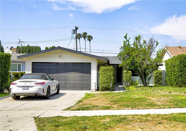 2nd image of 5515 Hermitage, Valley Village, CA 91607 | MLS# BB26131737