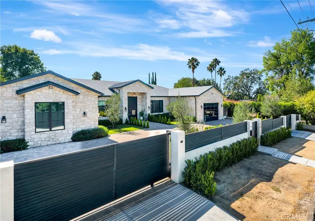 3rd image of 5507 Vanalden, Tarzana, CA 91356 | MLS# SR26129392