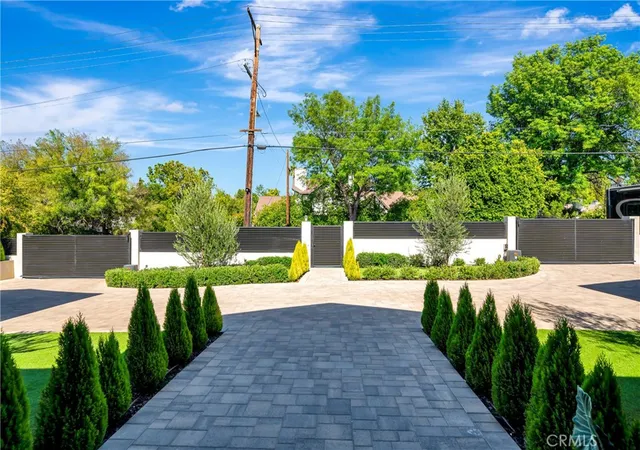 4th image of 5507 Vanalden, Tarzana, CA 91356 | MLS# SR26129392