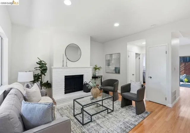 2nd image of 3800 Maybelle Ave #7, Oakland, CA 94619 | MLS# 41138611