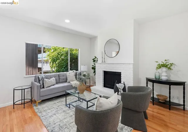 3rd image of 3800 Maybelle Ave #7, Oakland, CA 94619 | MLS# 41138611