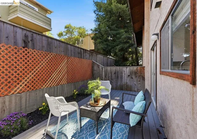 Listing Photo 4 - Condo for sale in building located at 3800 Maybelle Ave, Oakland, CA 94619 - Unit #7