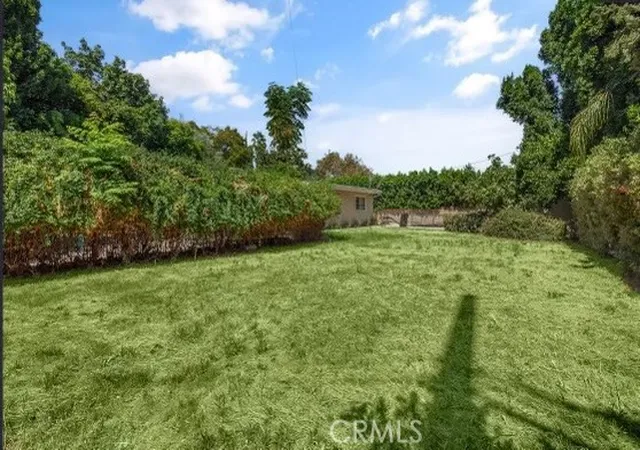 Photo 3 of Single family home for sale at 5504 Tyrone Ave, Sherman Oaks, CA 91401 | MLS# SR26132354 | Listing updated on 2026-06-18