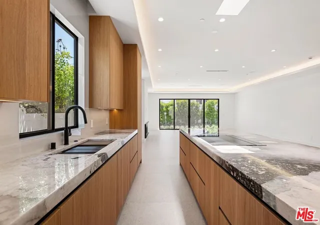 5th image of 5126 Lindley Ave, Encino, CA 91316 | MLS# 26848337