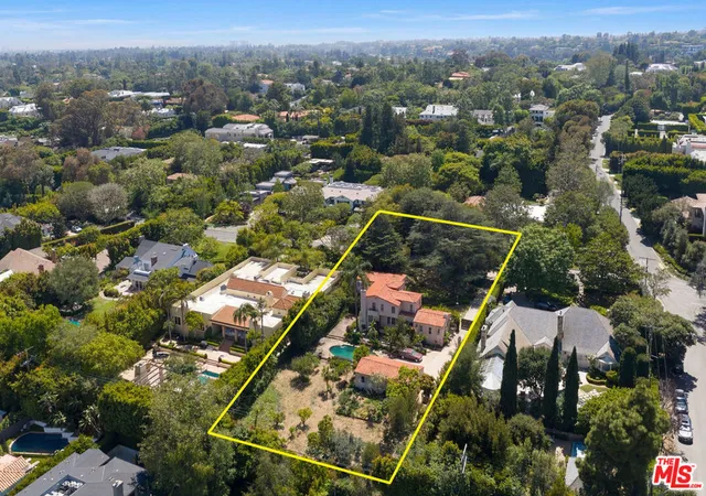 Photo 1 of Sale Pending at 160 N Cliffwood Ave, Los Angeles, CA 90049 | MLS# 26840569 | Listing updated on 2026-07-10