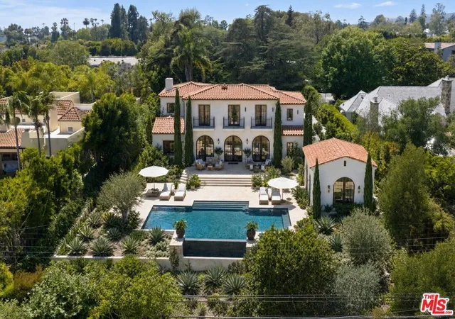Photo 3 of Sale Pending at 160 N Cliffwood Ave, Los Angeles, CA 90049 | MLS# 26840569 | Listing updated on 2026-07-10