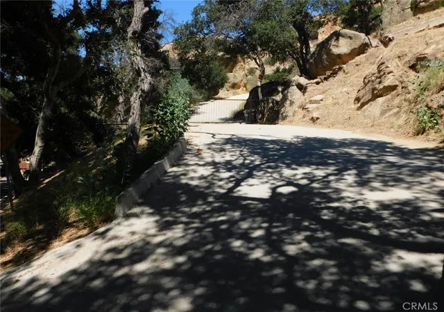 3rd image of 475 Box Canyon Rd, Canoga Park, CA 91304 | MLS# SR26132497