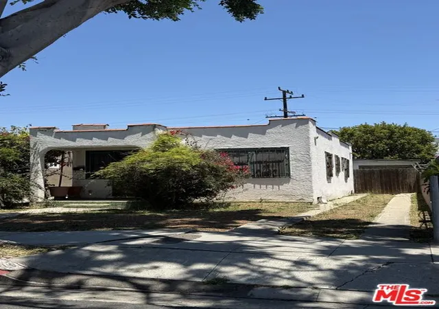 Homes for sale in Inglewood, CA | 1020 Maple St, Inglewood, CA 90301 | MLS# 26848173