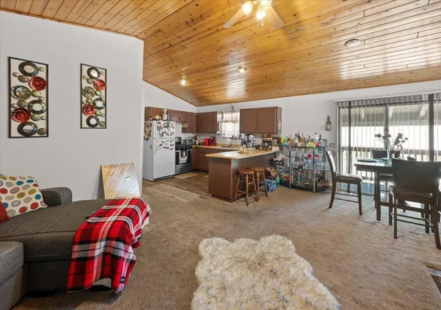 Homes for sale in Sugarloaf, CA | 396 Riverside Ave, Sugarloaf, CA 92386 | MLS# 219149333DA
