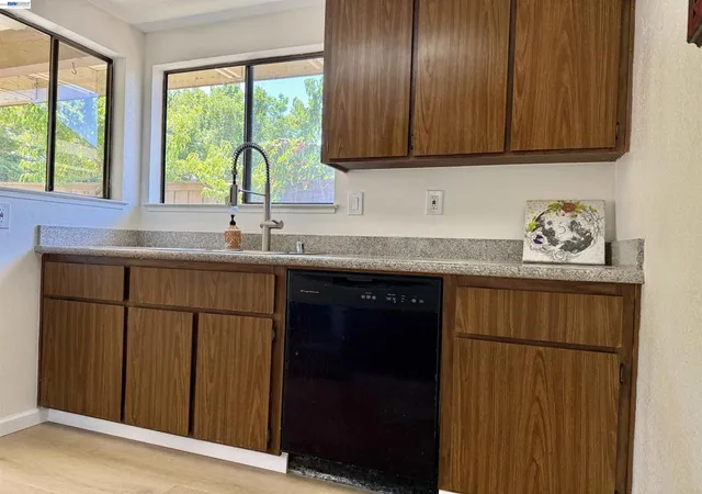 4th image of 2400 Horizon Ln, Antioch, CA 94509